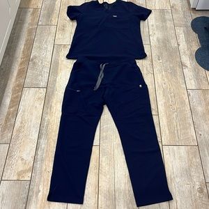 Figs Scrub Set in Navy Blue size Medium